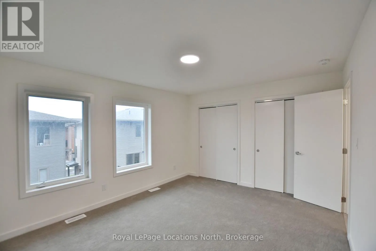 5 - 35 DAWSON DRIVE #5