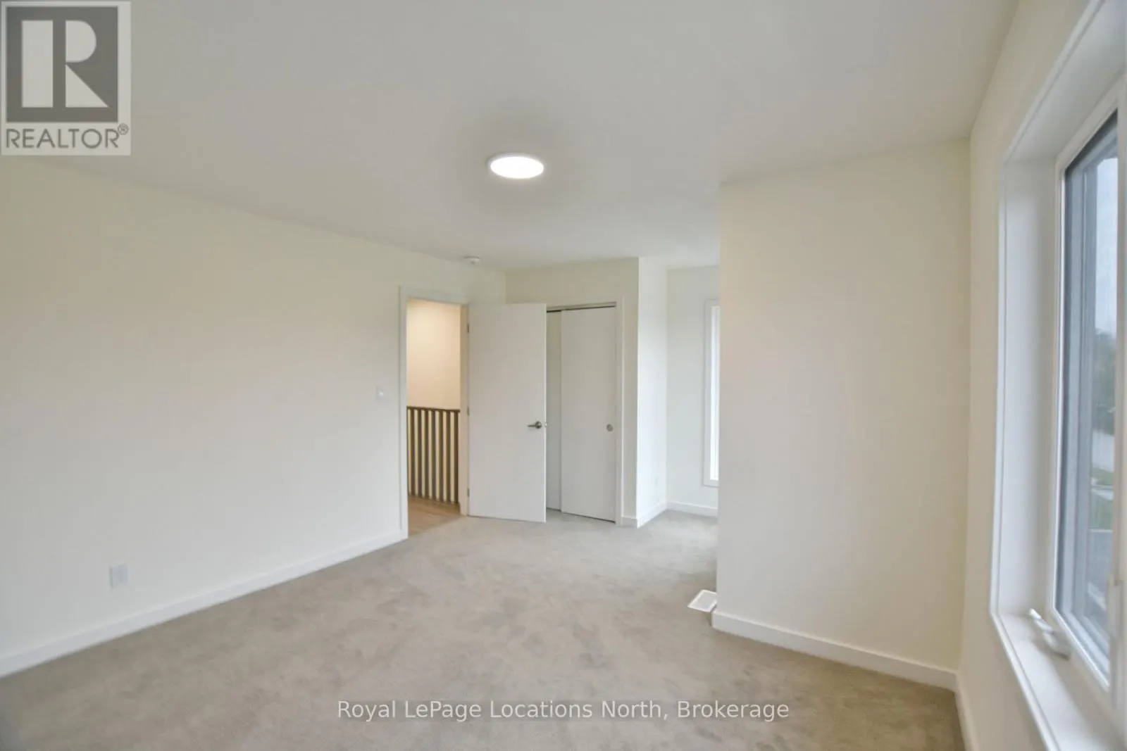 5 - 35 DAWSON DRIVE #5