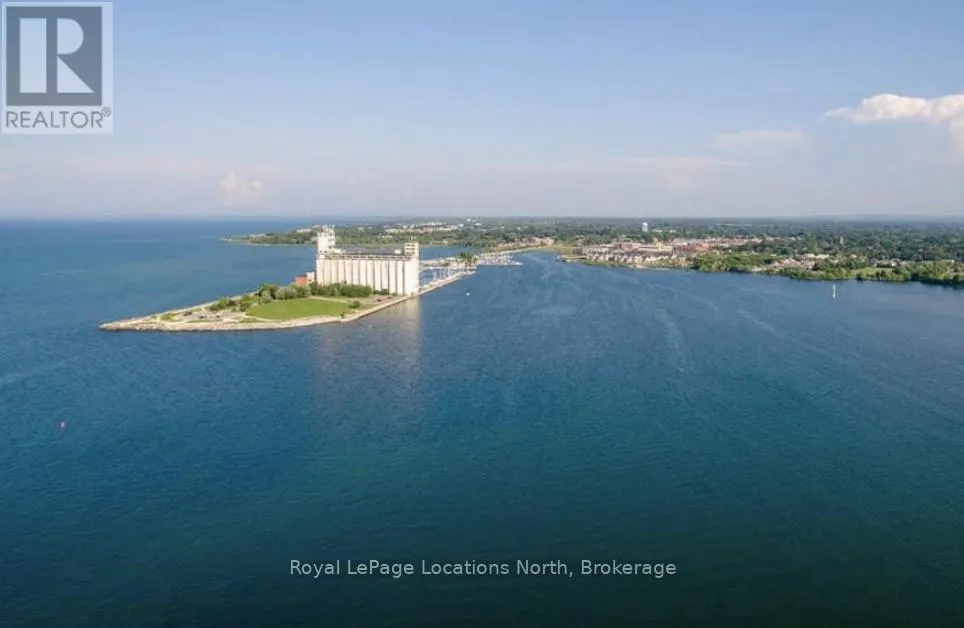 5 - 35 DAWSON DRIVE #5