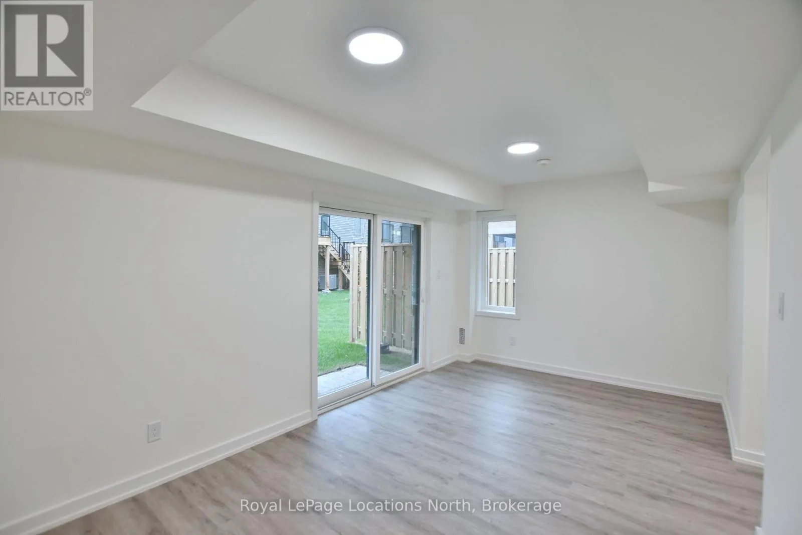 5 - 35 DAWSON DRIVE #5
