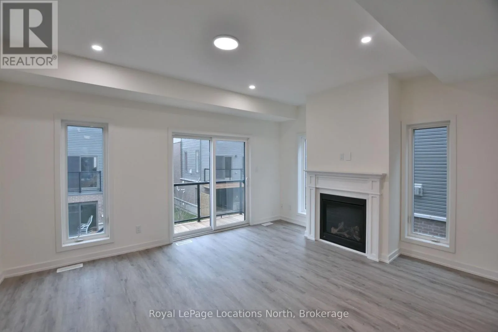 5 - 35 DAWSON DRIVE #5