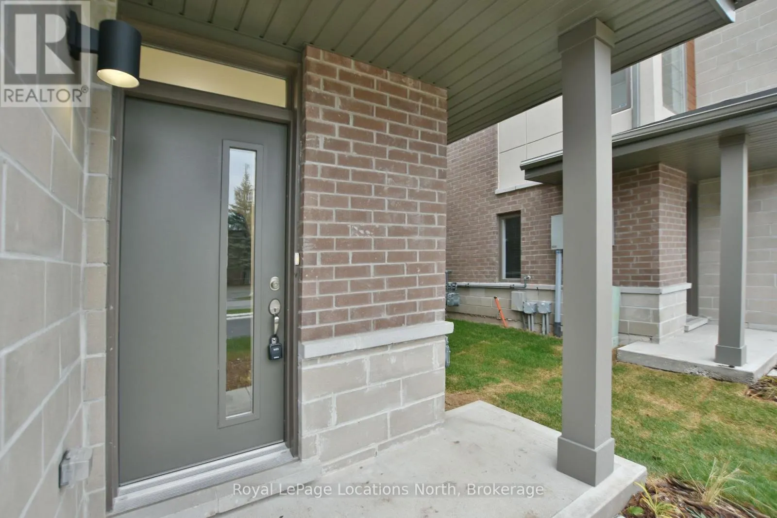 5 - 35 DAWSON DRIVE #5