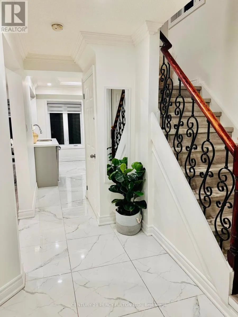 39 LAIDLAW DRIVE