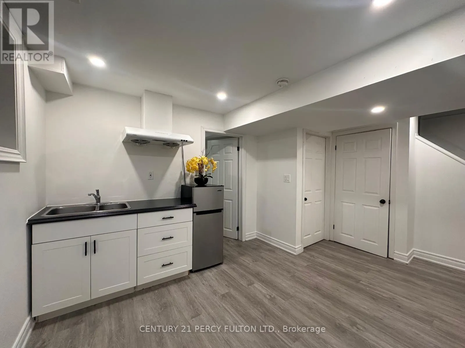 39 LAIDLAW DRIVE