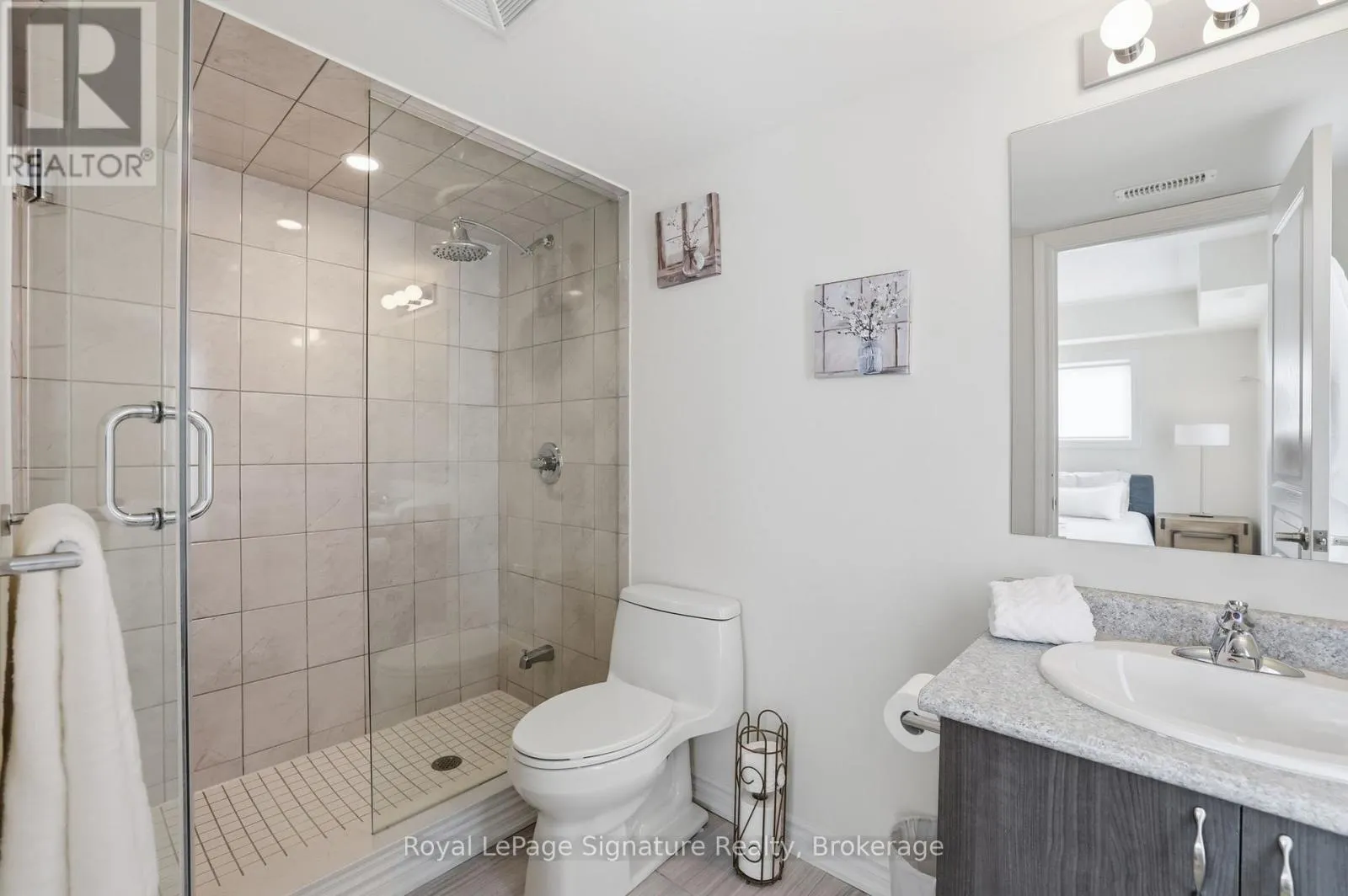 101 - 4 ANCHORAGE CRESCENT #101
