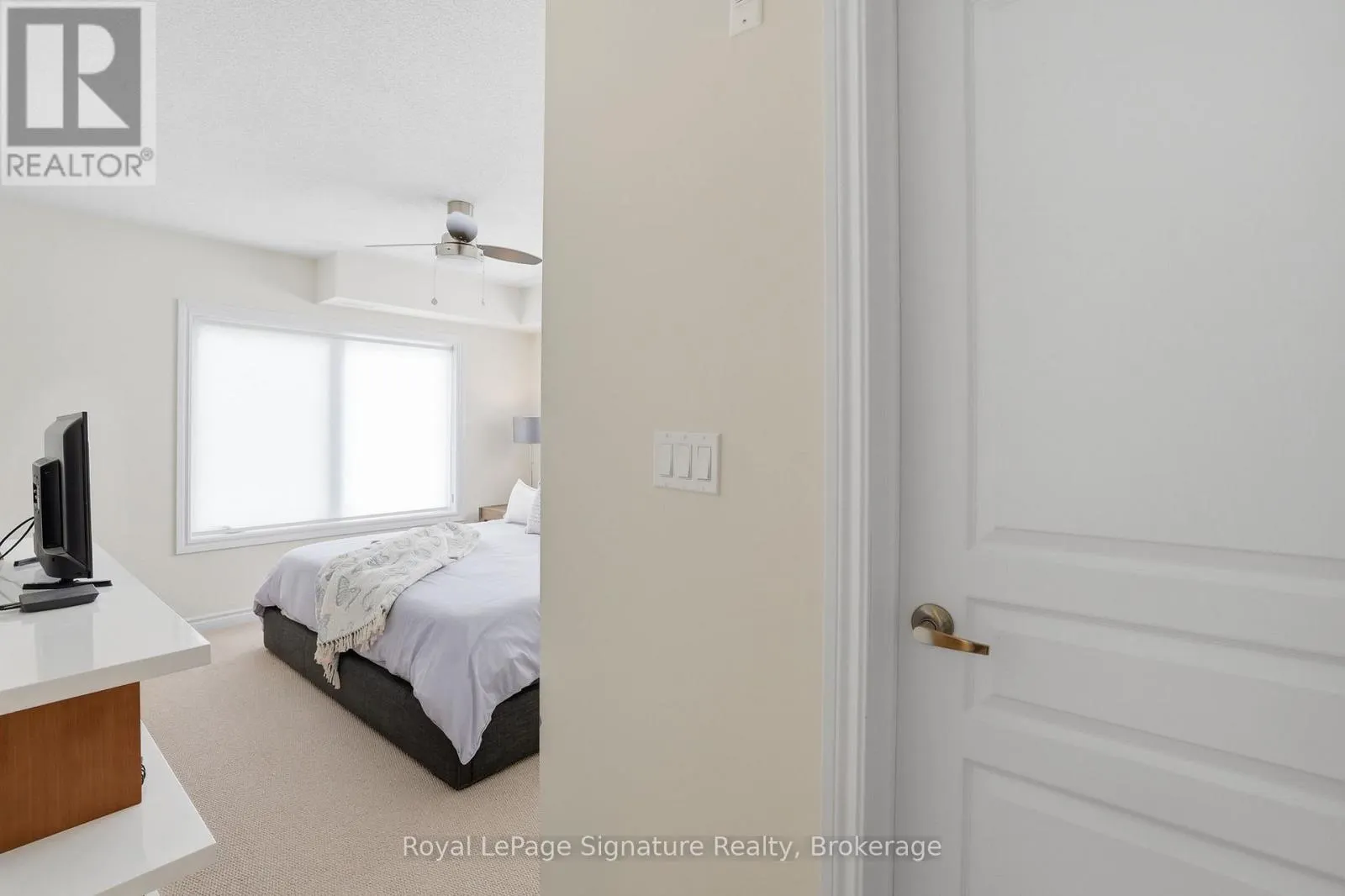 101 - 4 ANCHORAGE CRESCENT #101
