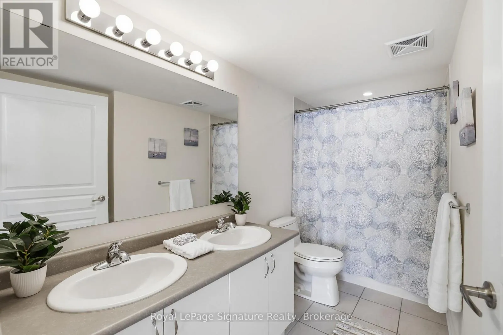 101 - 4 ANCHORAGE CRESCENT #101