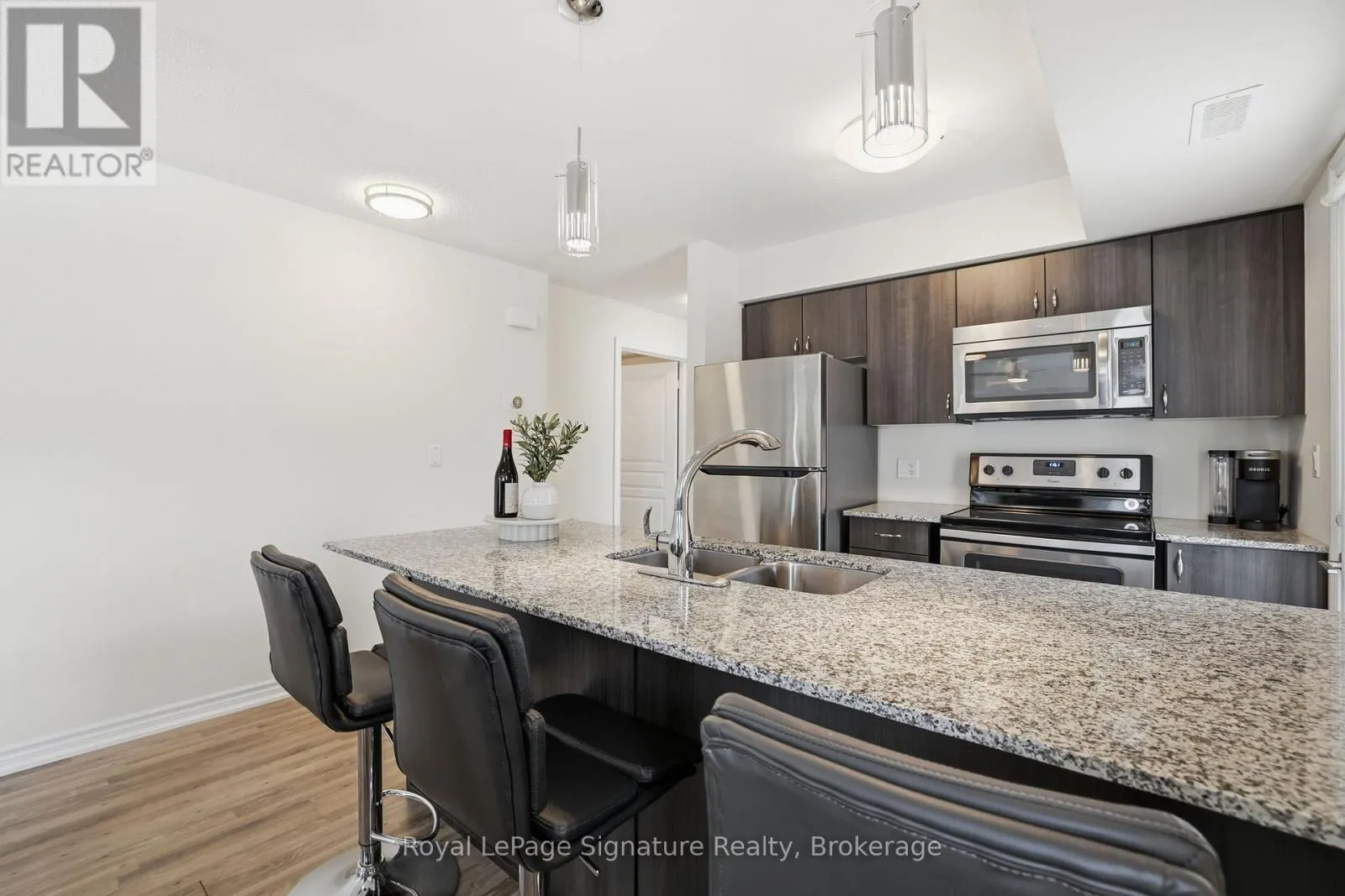 101 - 4 ANCHORAGE CRESCENT #101