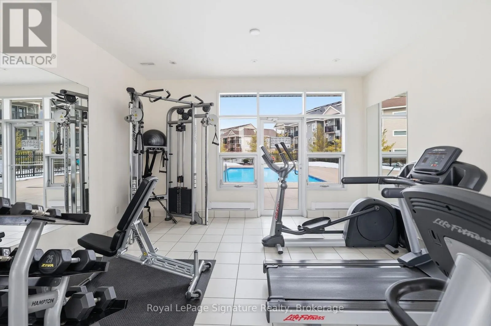101 - 4 ANCHORAGE CRESCENT #101