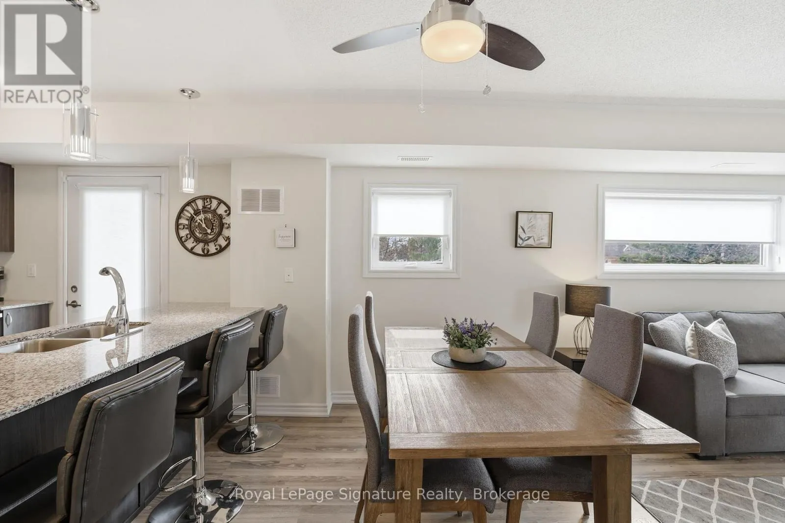 101 - 4 ANCHORAGE CRESCENT #101