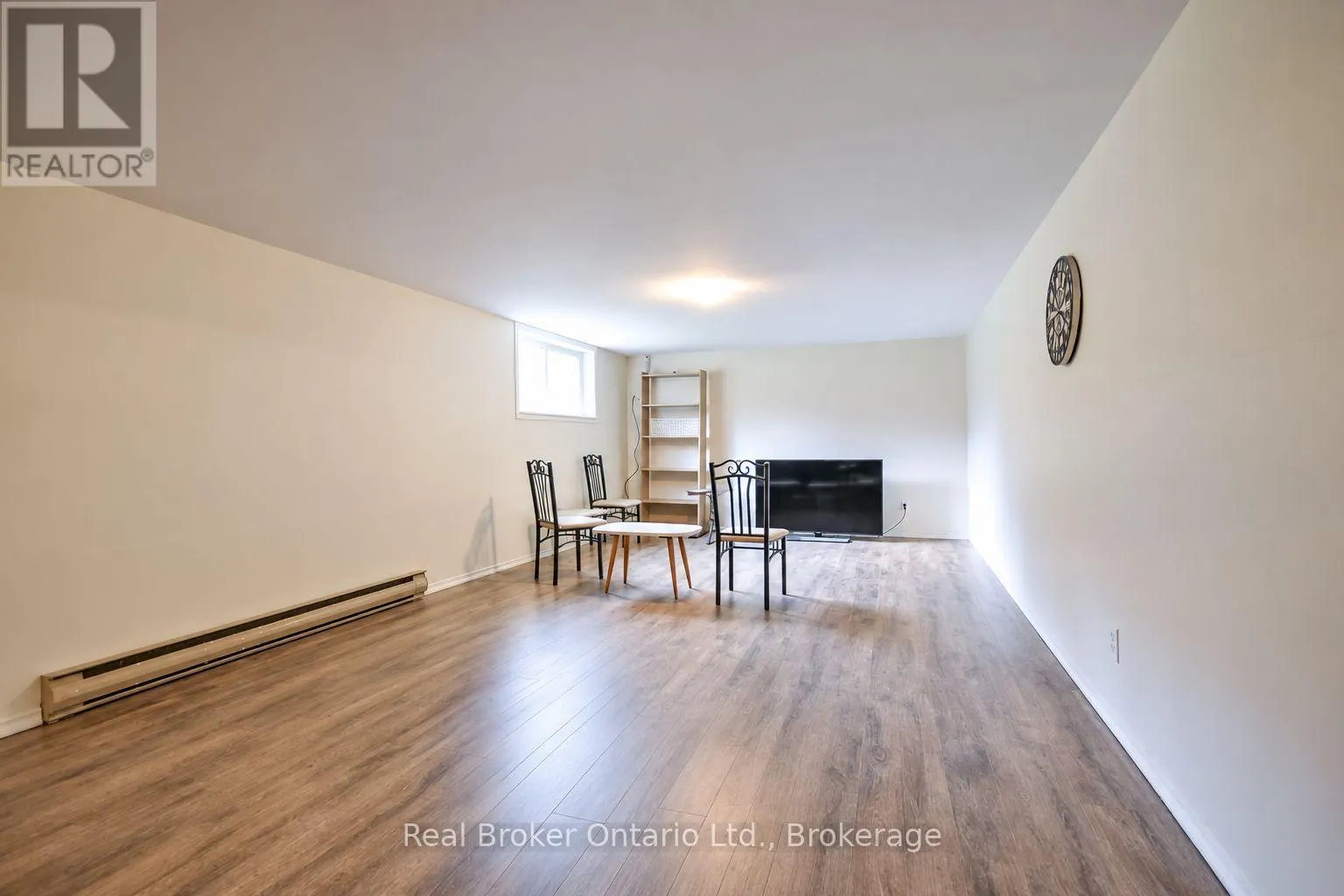 22 OAKWOOD AVENUE