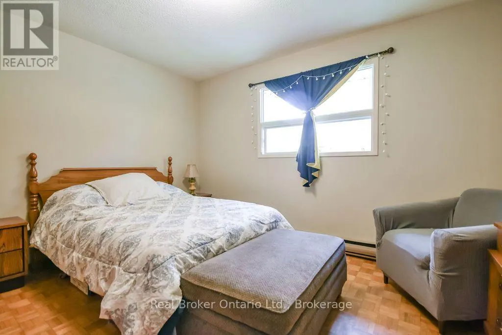 22 OAKWOOD AVENUE