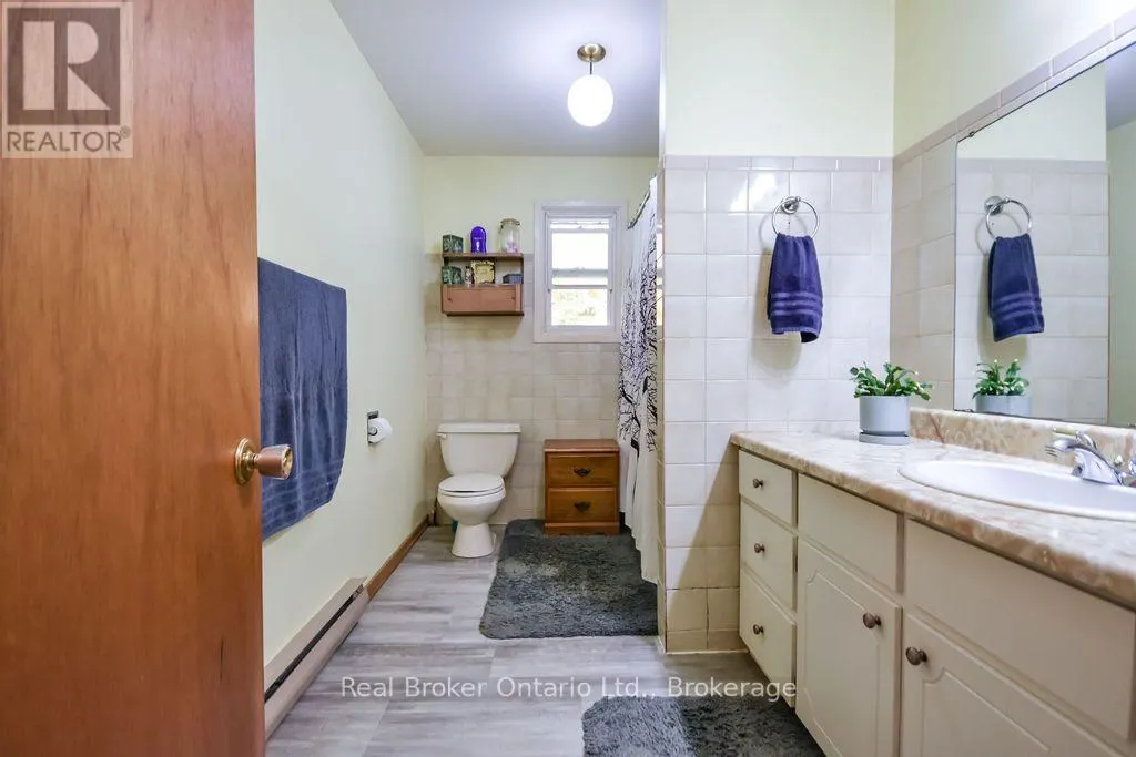 22 OAKWOOD AVENUE