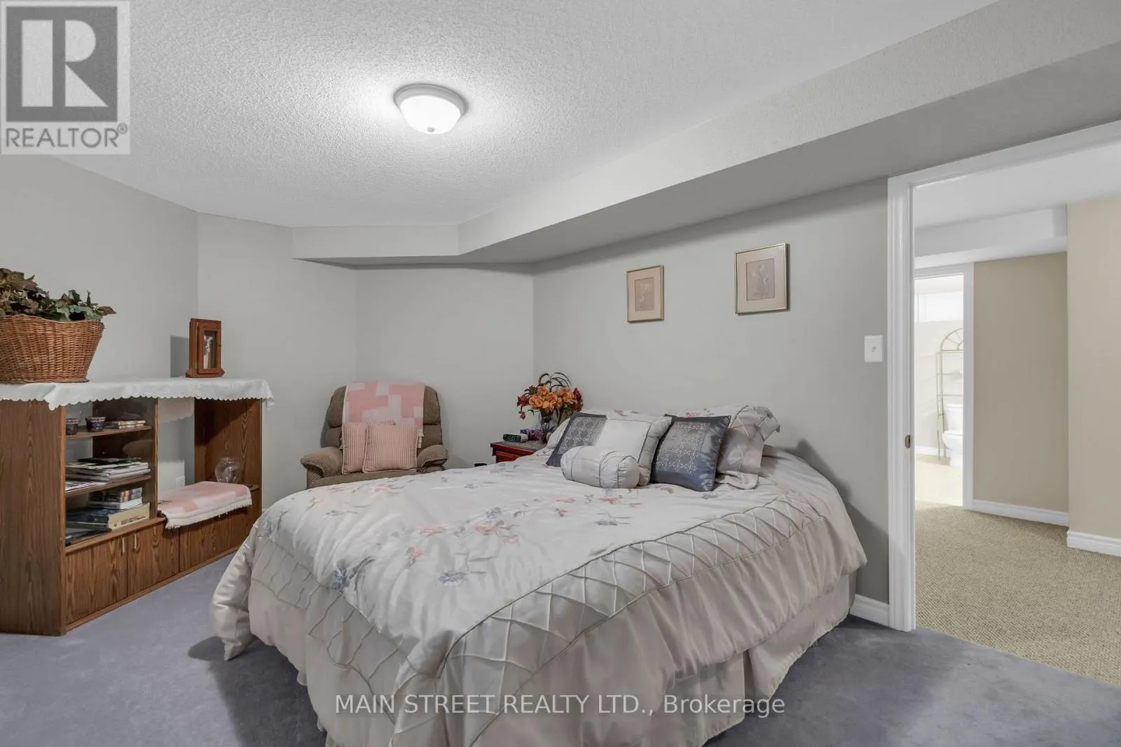 27 MAX AVENUE