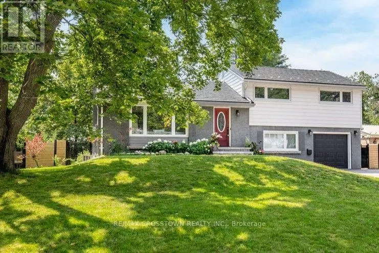 11 CASTLE DRIVE
