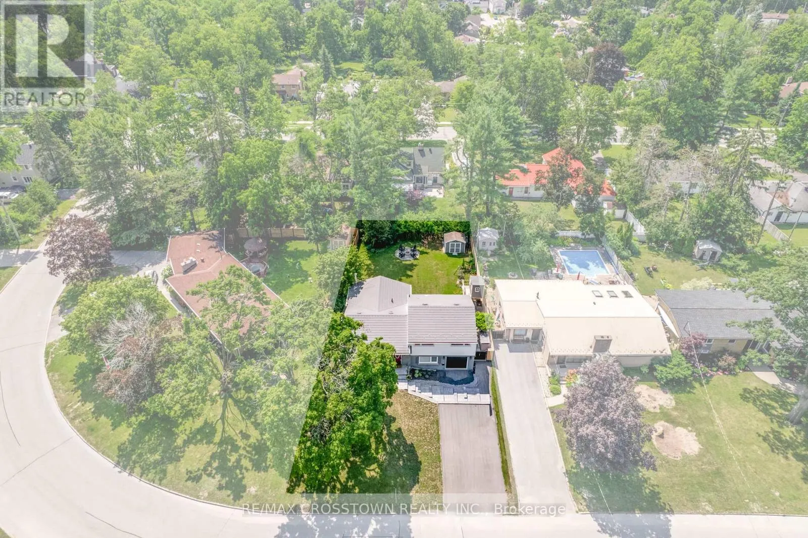 11 CASTLE DRIVE