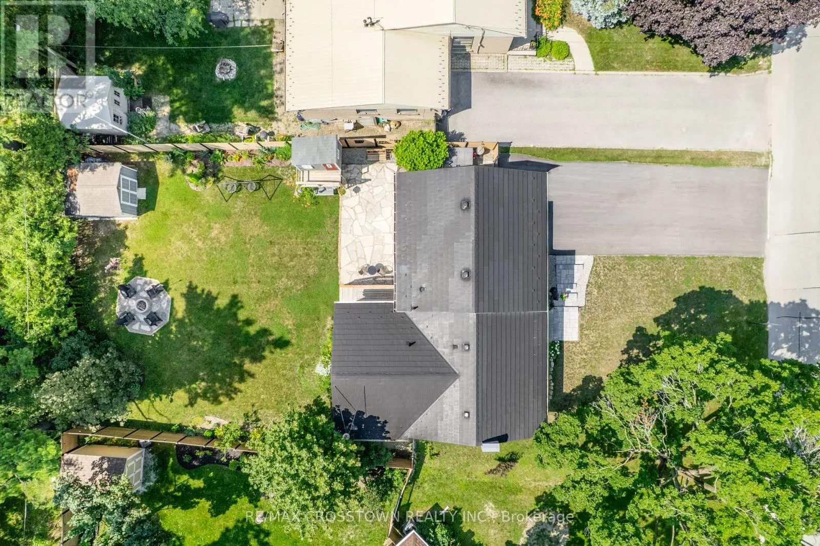 11 CASTLE DRIVE