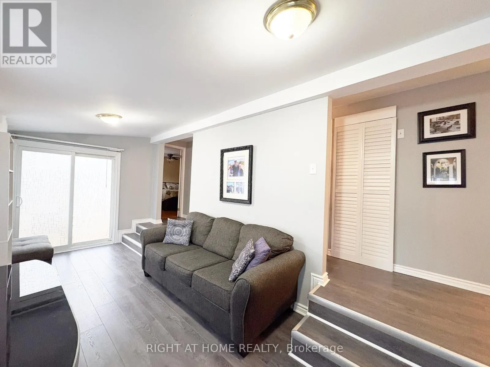 2 GEORGIAN GLEN DRIVE