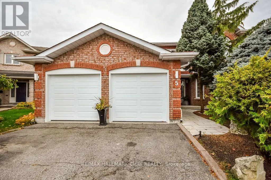 5 MCCUTCHEON COURT