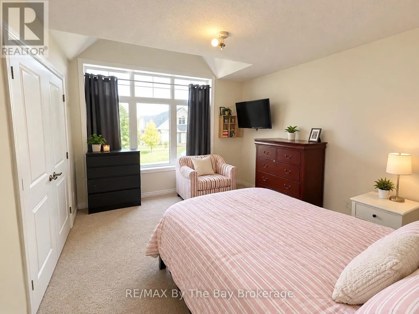 5 BIANCA CRESCENT