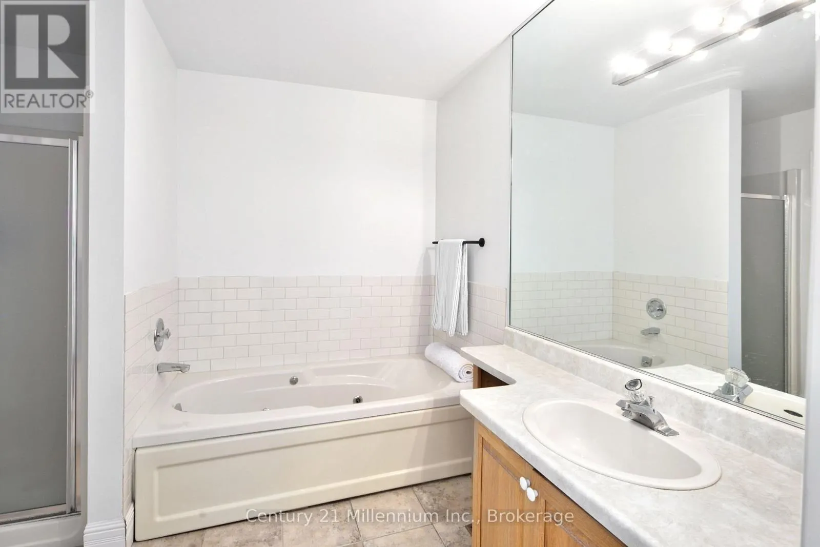 5 - 215 PINE STREET #5
