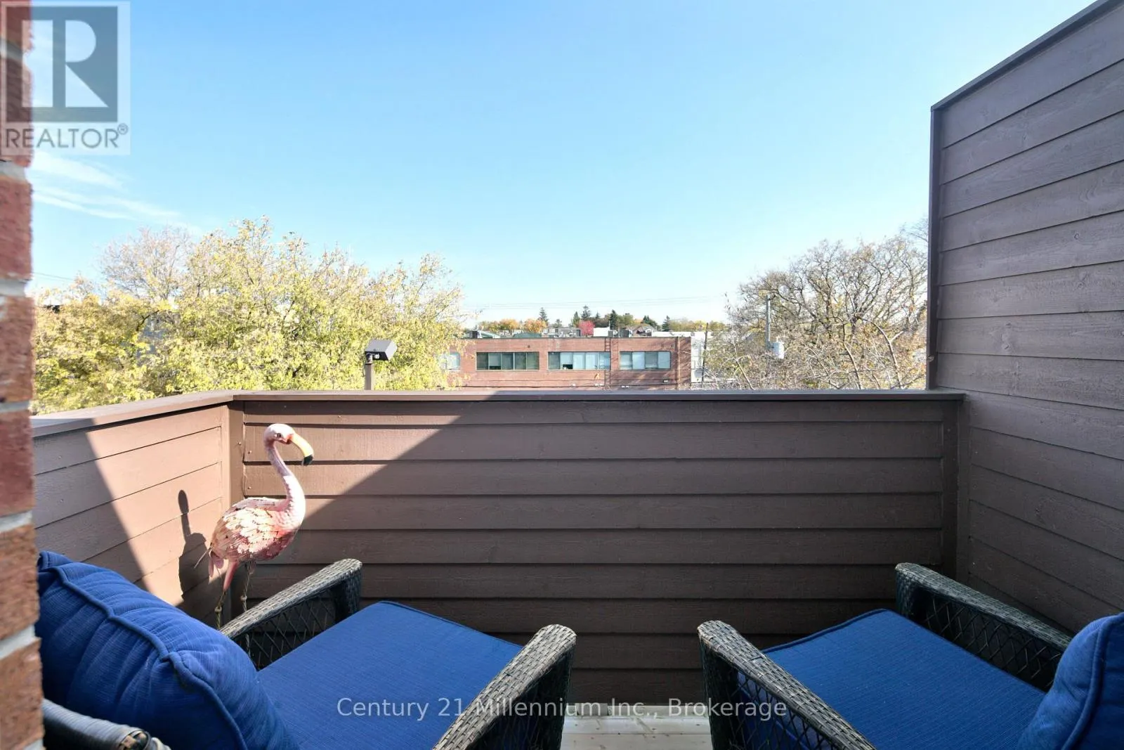5 - 215 PINE STREET #5