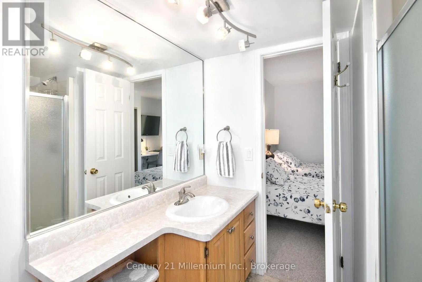 5 - 215 PINE STREET #5
