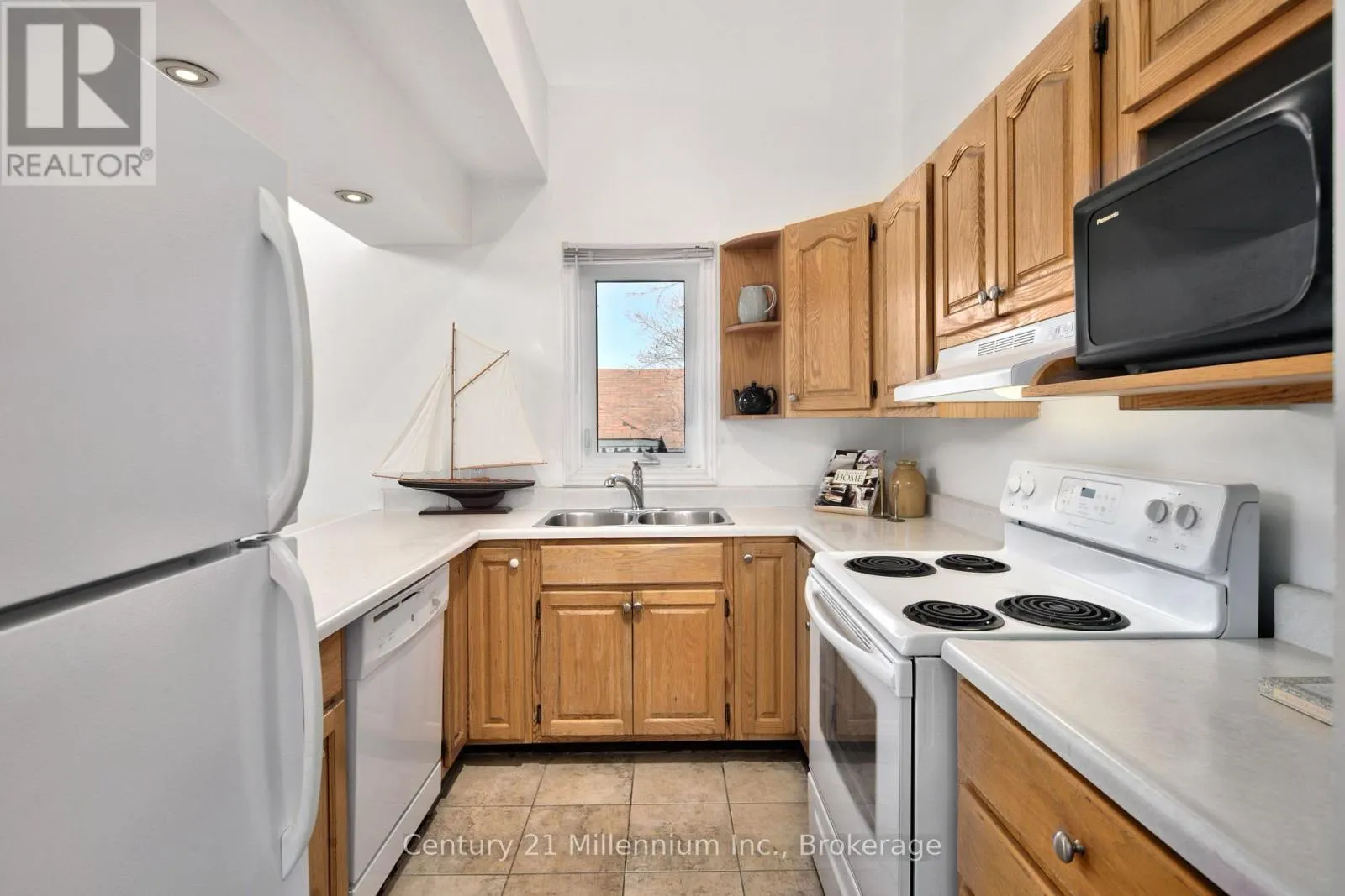 5 - 215 PINE STREET #5