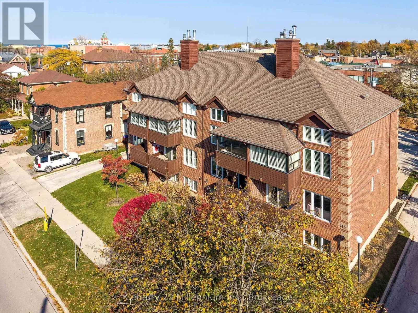 5 - 215 PINE STREET #5
