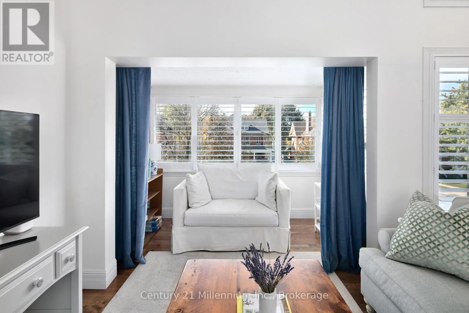 5 - 215 PINE STREET #5