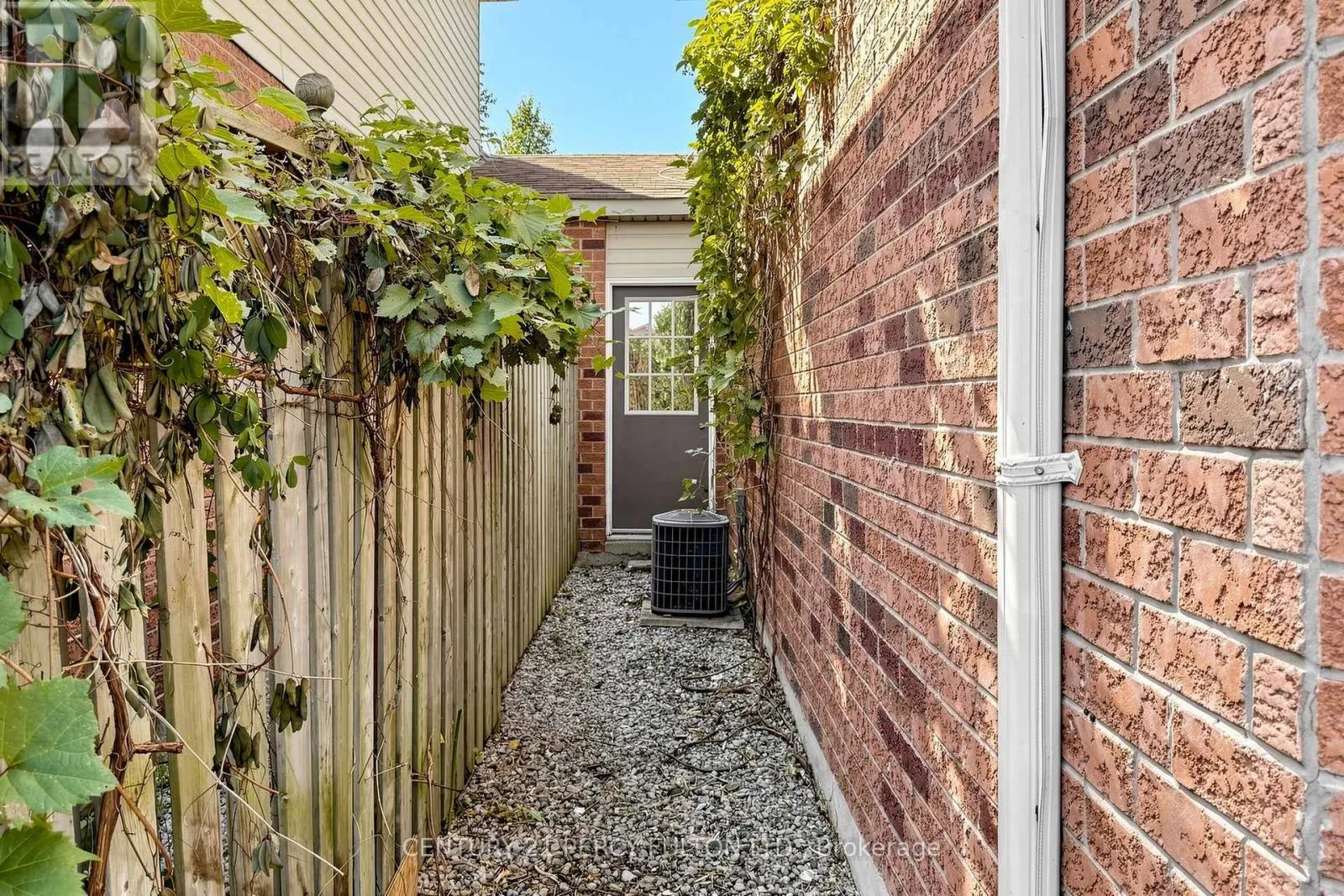 33 CHURCHLAND DRIVE
