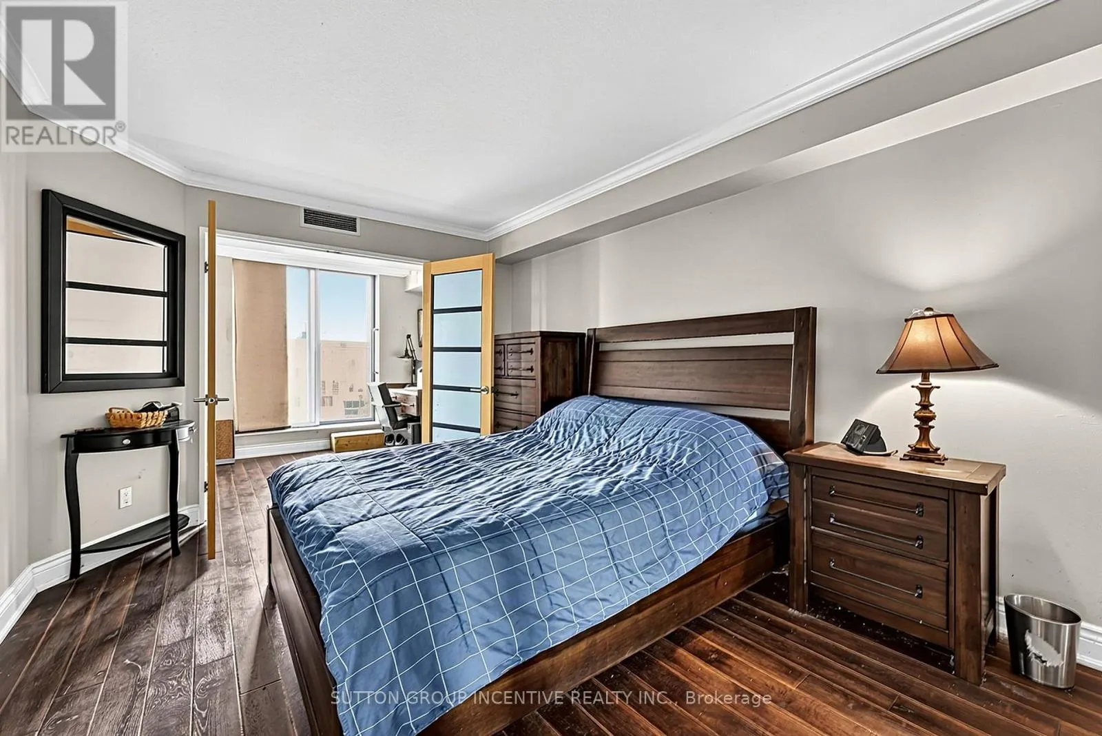 304 - 140 DUNLOP STREET E