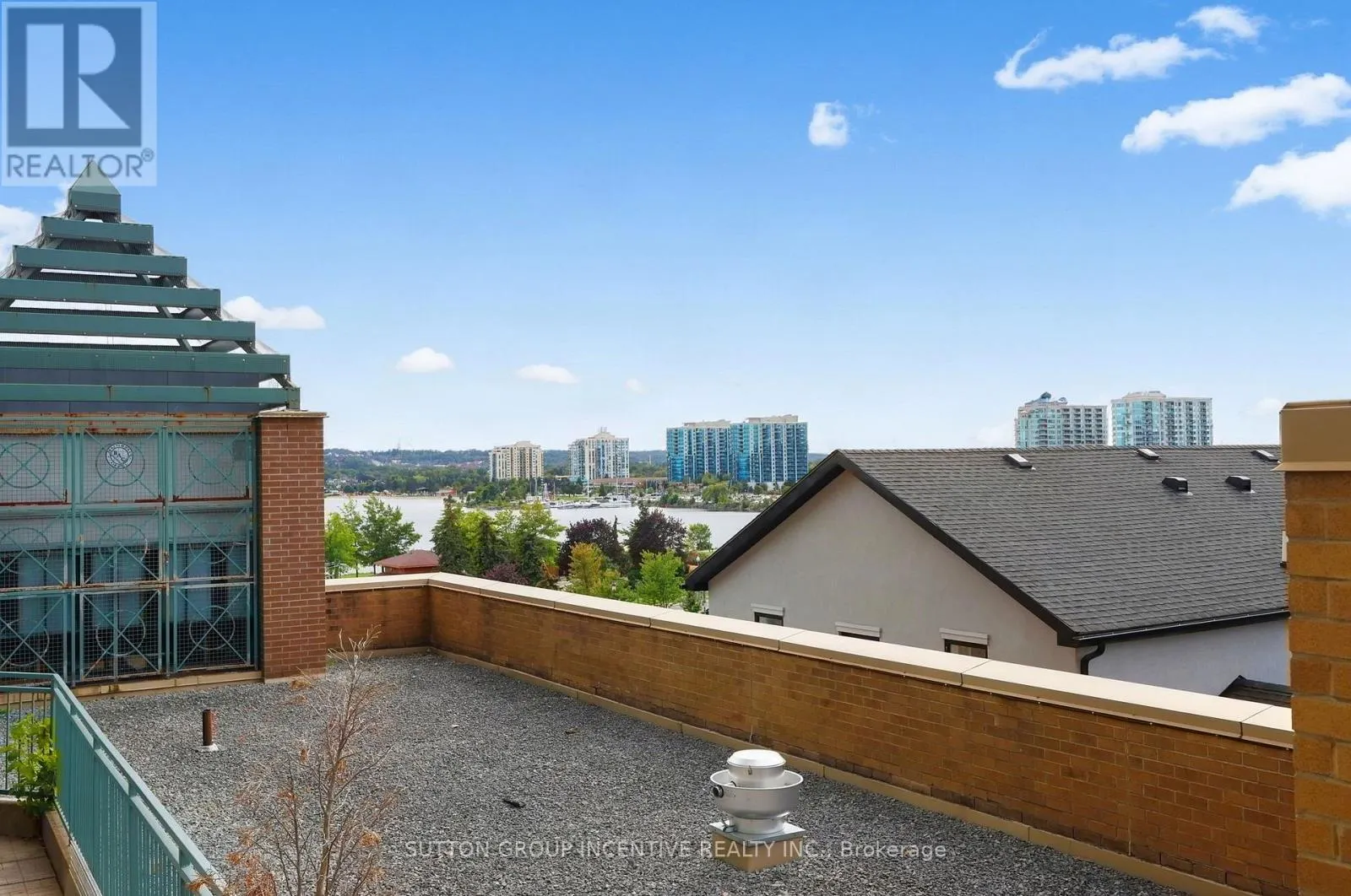 304 - 140 DUNLOP STREET E