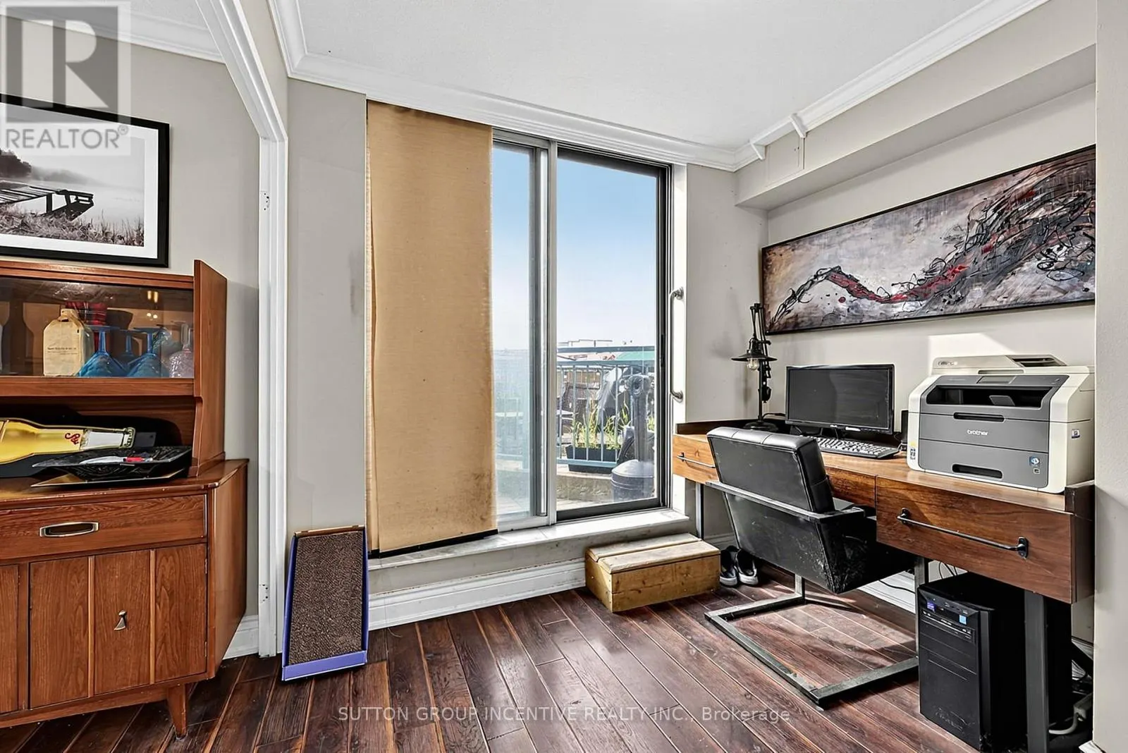 304 - 140 DUNLOP STREET E