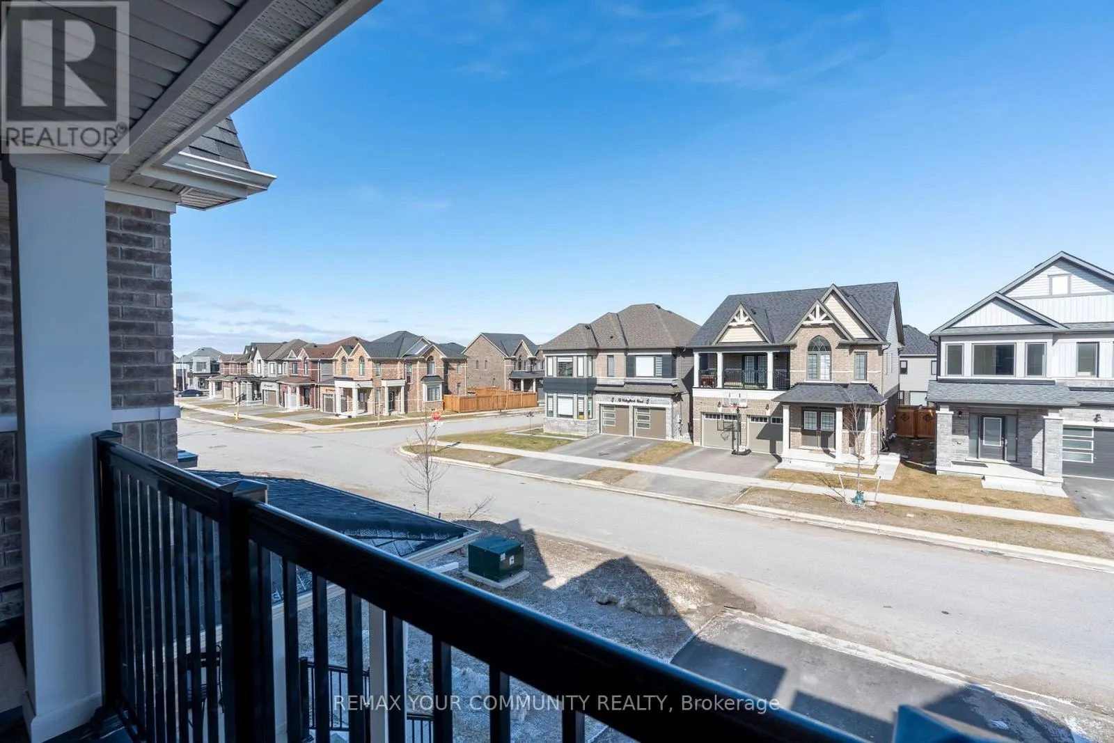 15 VALLEYBROOK ROAD