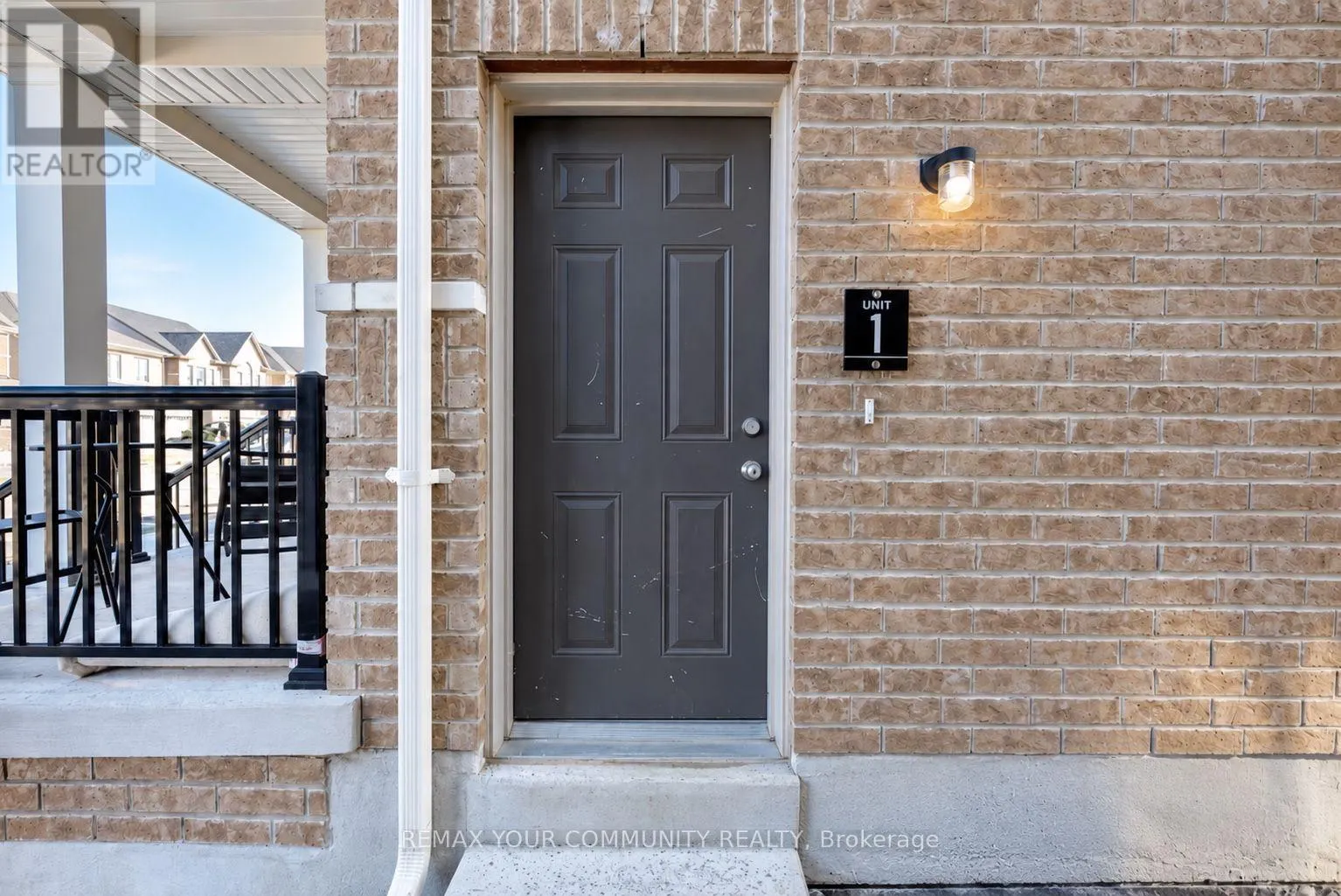 15 VALLEYBROOK ROAD