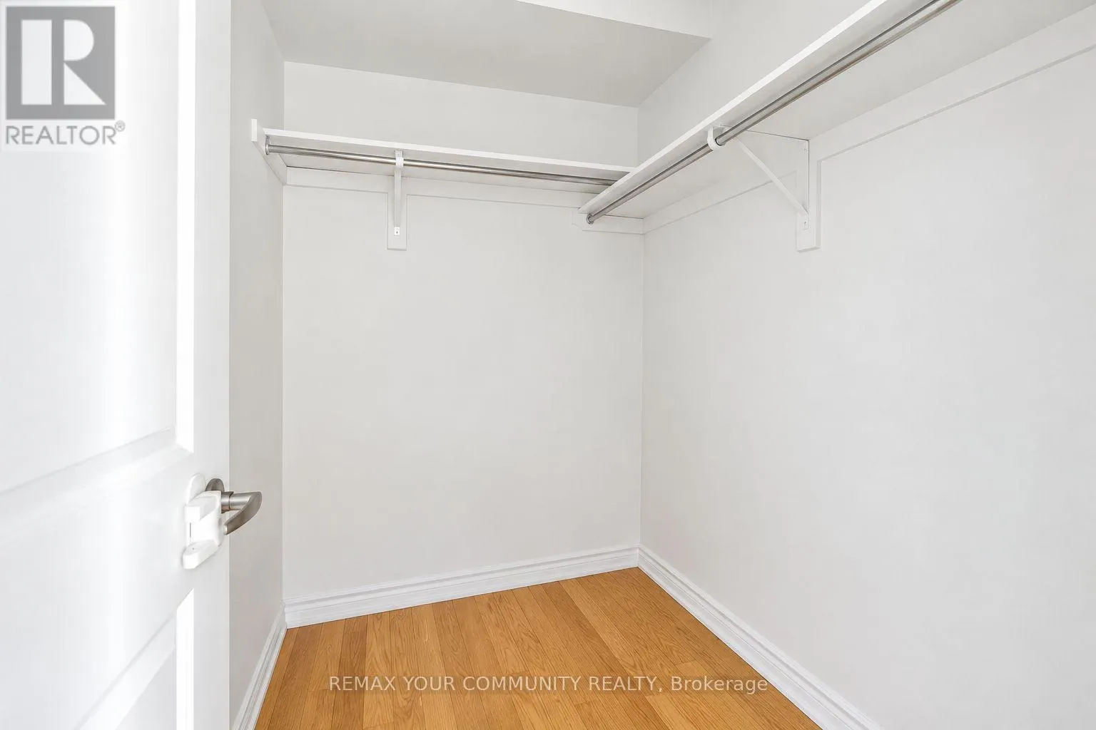 15 VALLEYBROOK ROAD