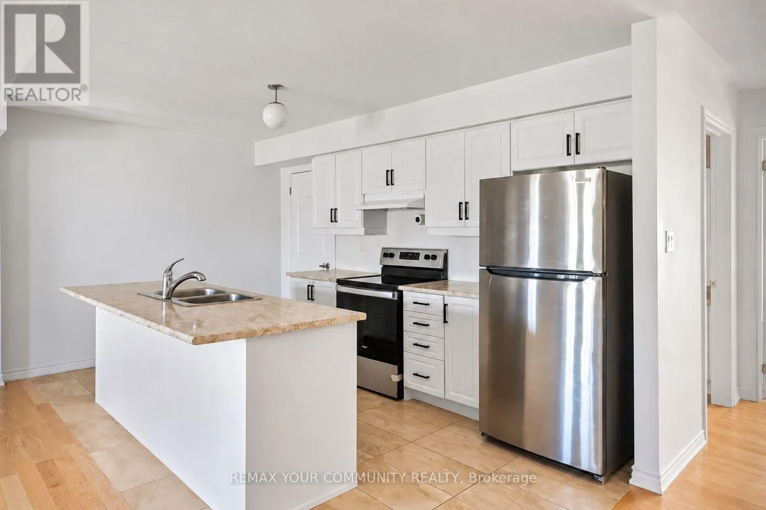 15 VALLEYBROOK ROAD