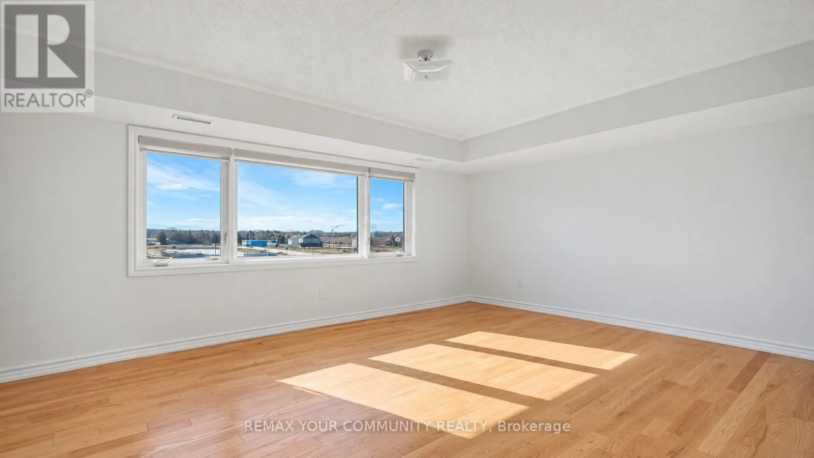 15 VALLEYBROOK ROAD