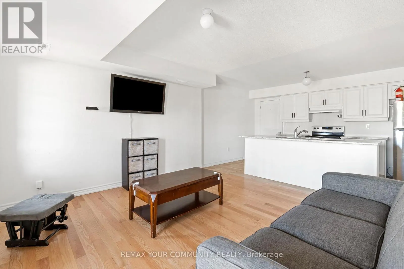 15 VALLEYBROOK ROAD