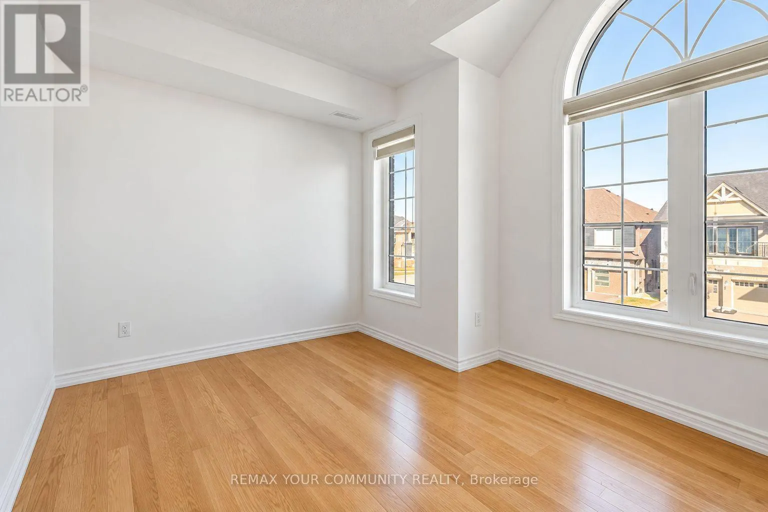 15 VALLEYBROOK ROAD