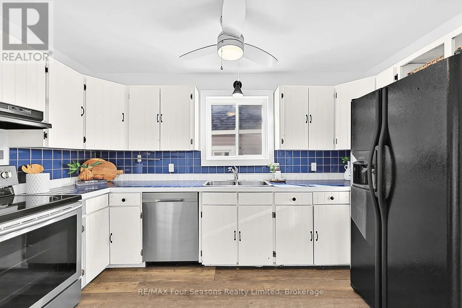 285 SECOND STREET