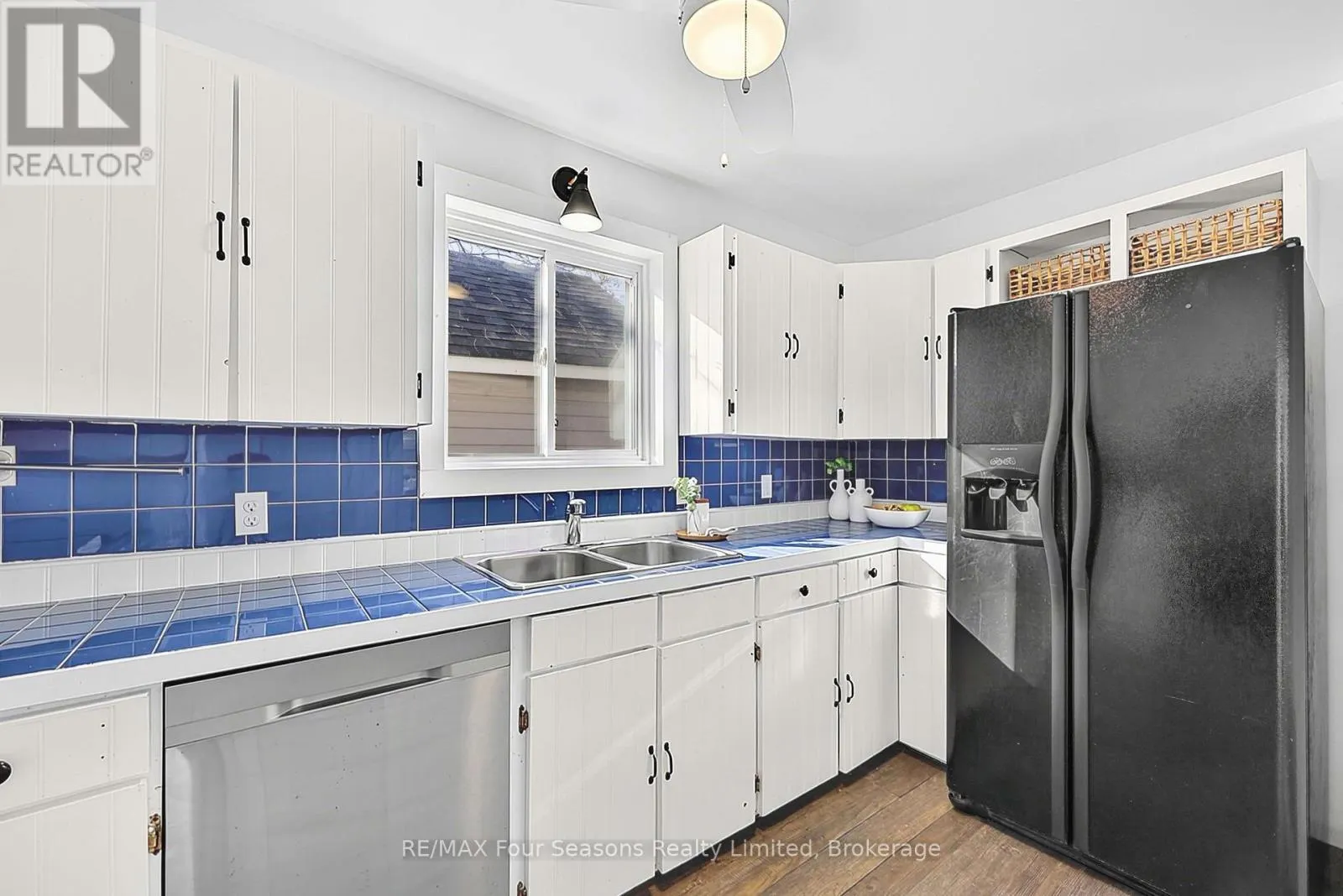 285 SECOND STREET