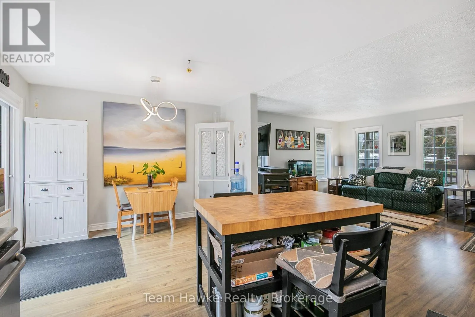 22 LAURIER BOULEVARD