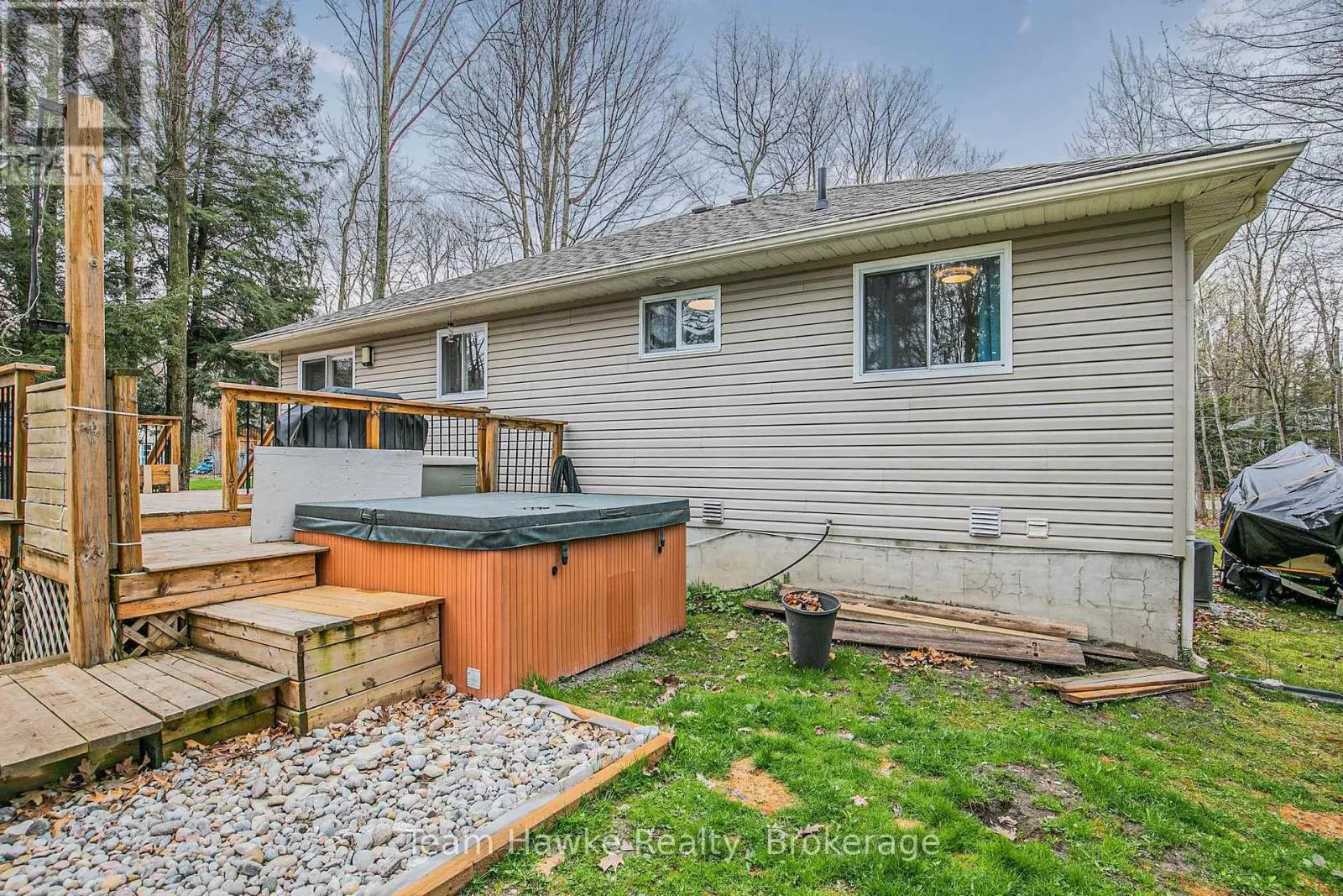 22 LAURIER BOULEVARD