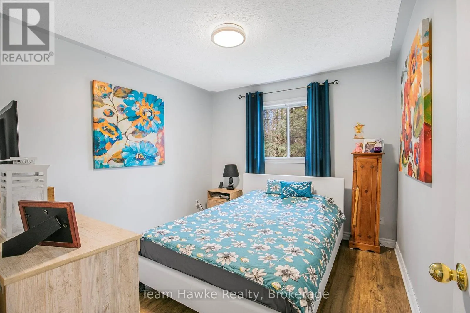 22 LAURIER BOULEVARD