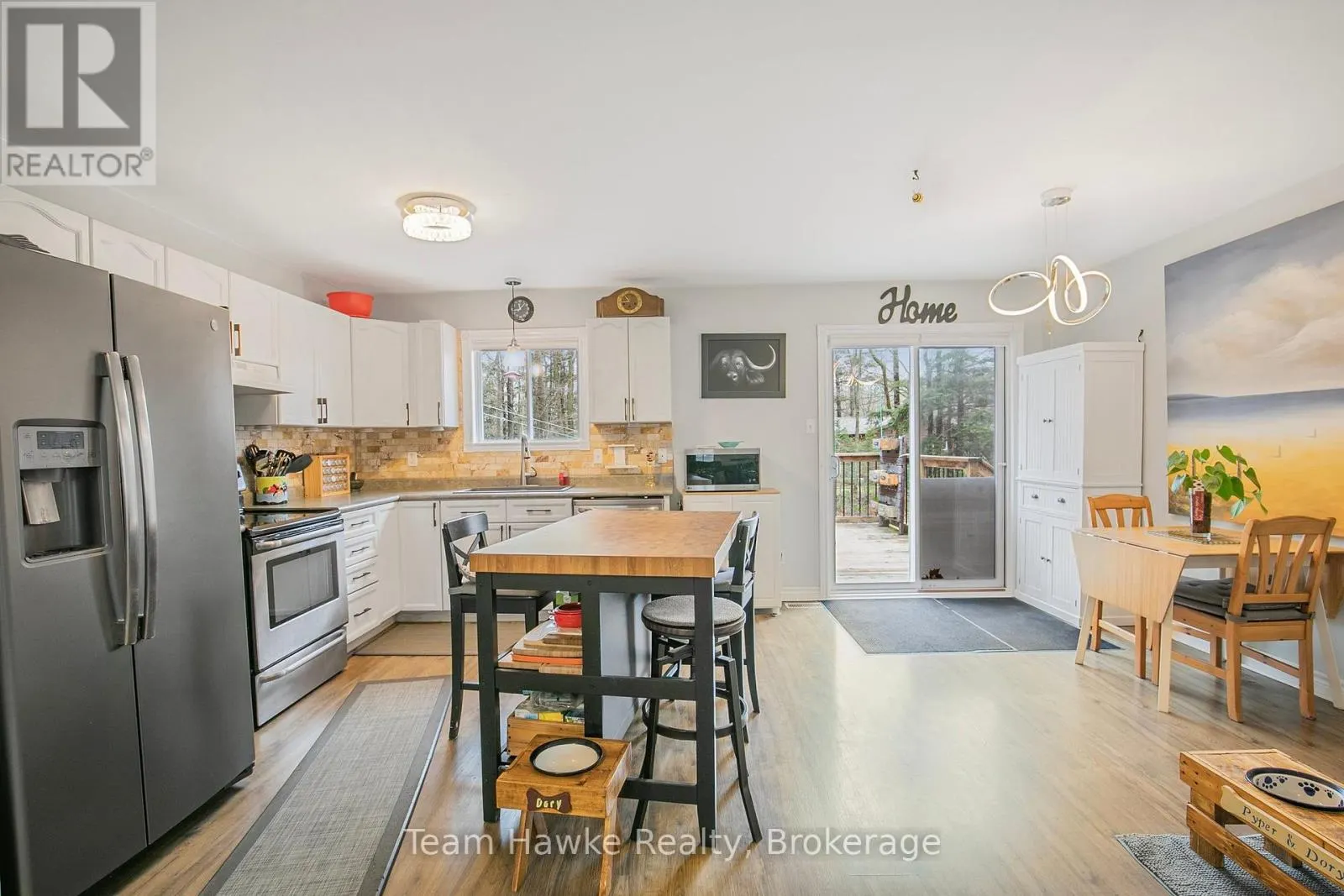 22 LAURIER BOULEVARD