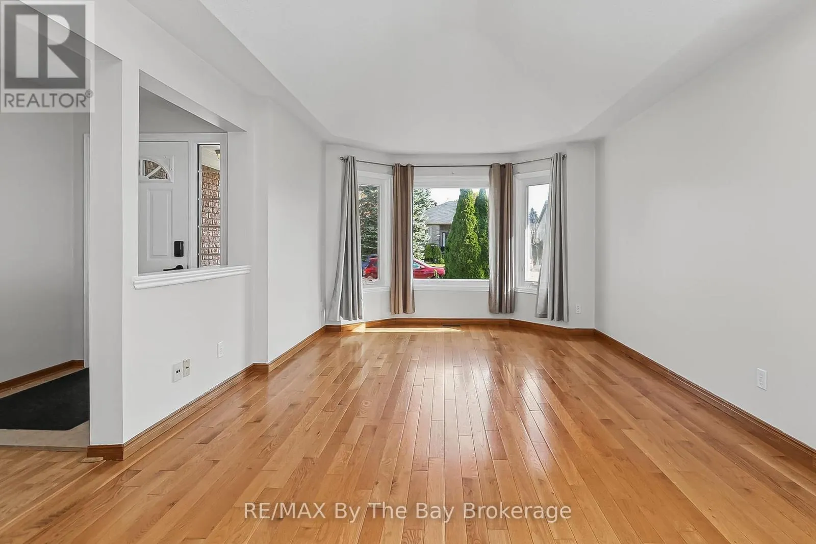 6 RIVERDALE (MAIN LEVEL) DRIVE