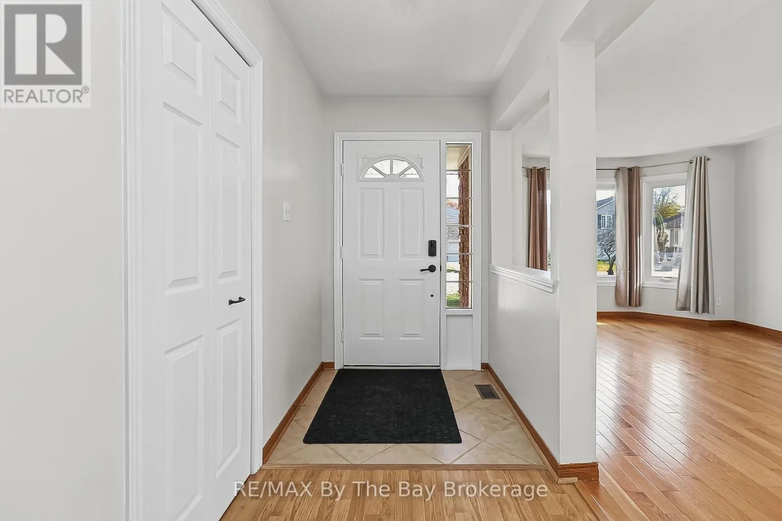6 RIVERDALE (MAIN LEVEL) DRIVE