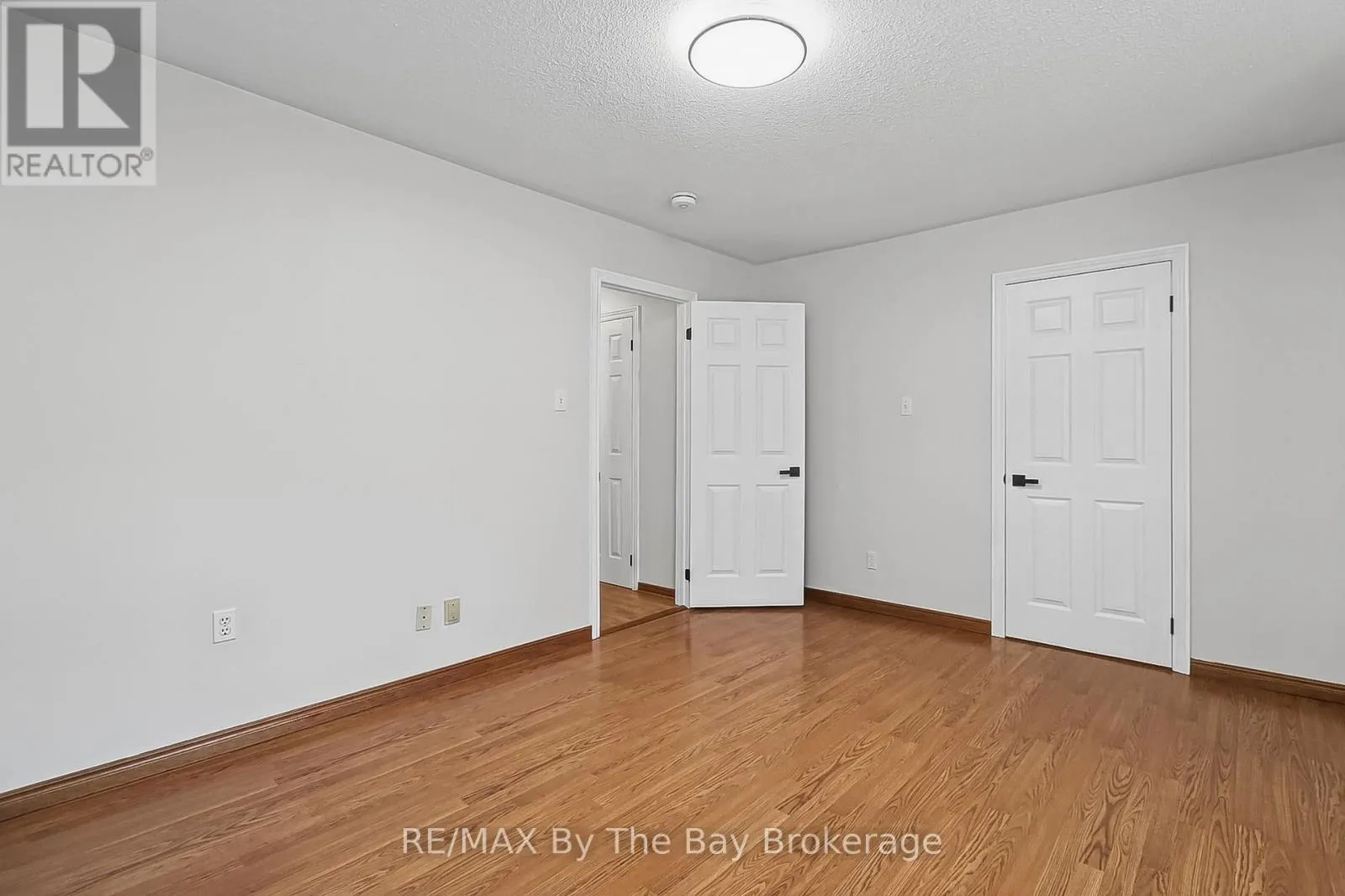 6 RIVERDALE (MAIN LEVEL) DRIVE